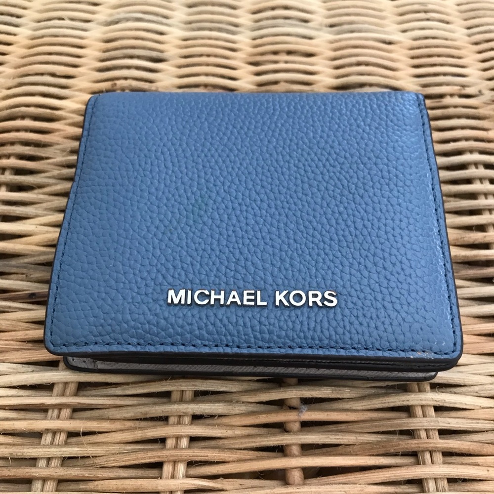 Michael Kors Wallet 💙